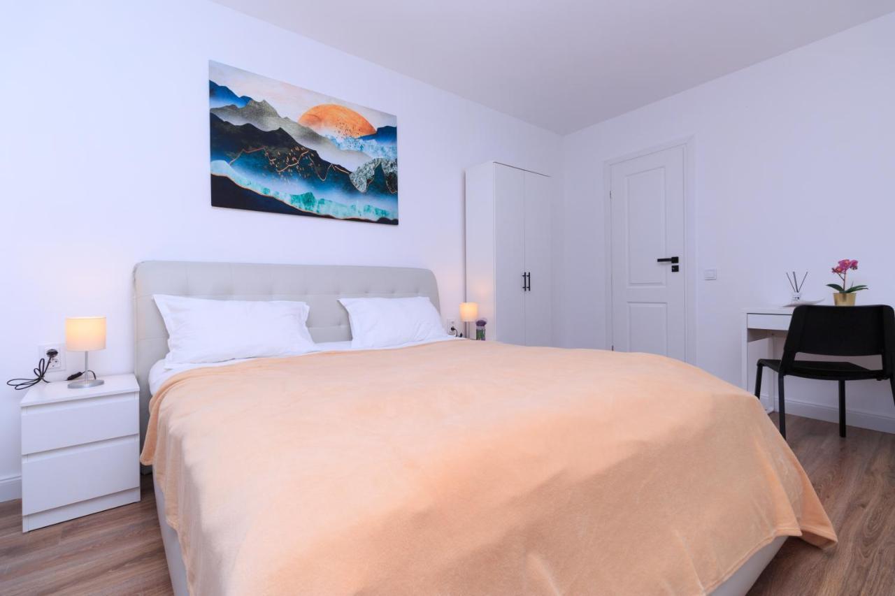 Best View Ap With Parking And 2 Bathrooms Sinaia Exteriér fotografie